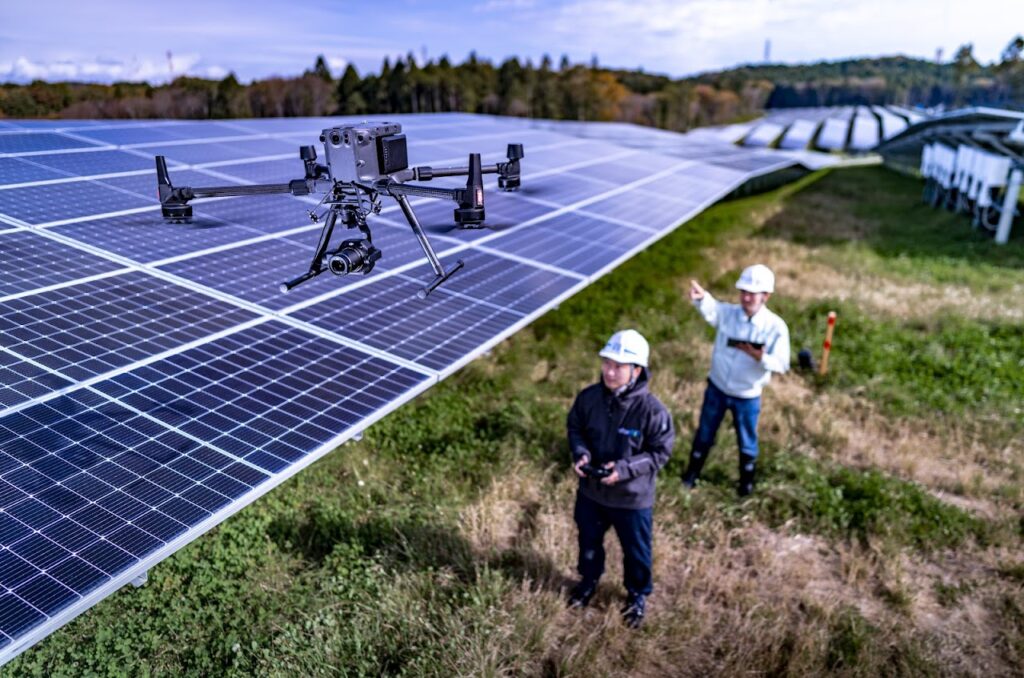 夏の暑さを乗り越える 赤外線ドローンによる太陽光発電所点検